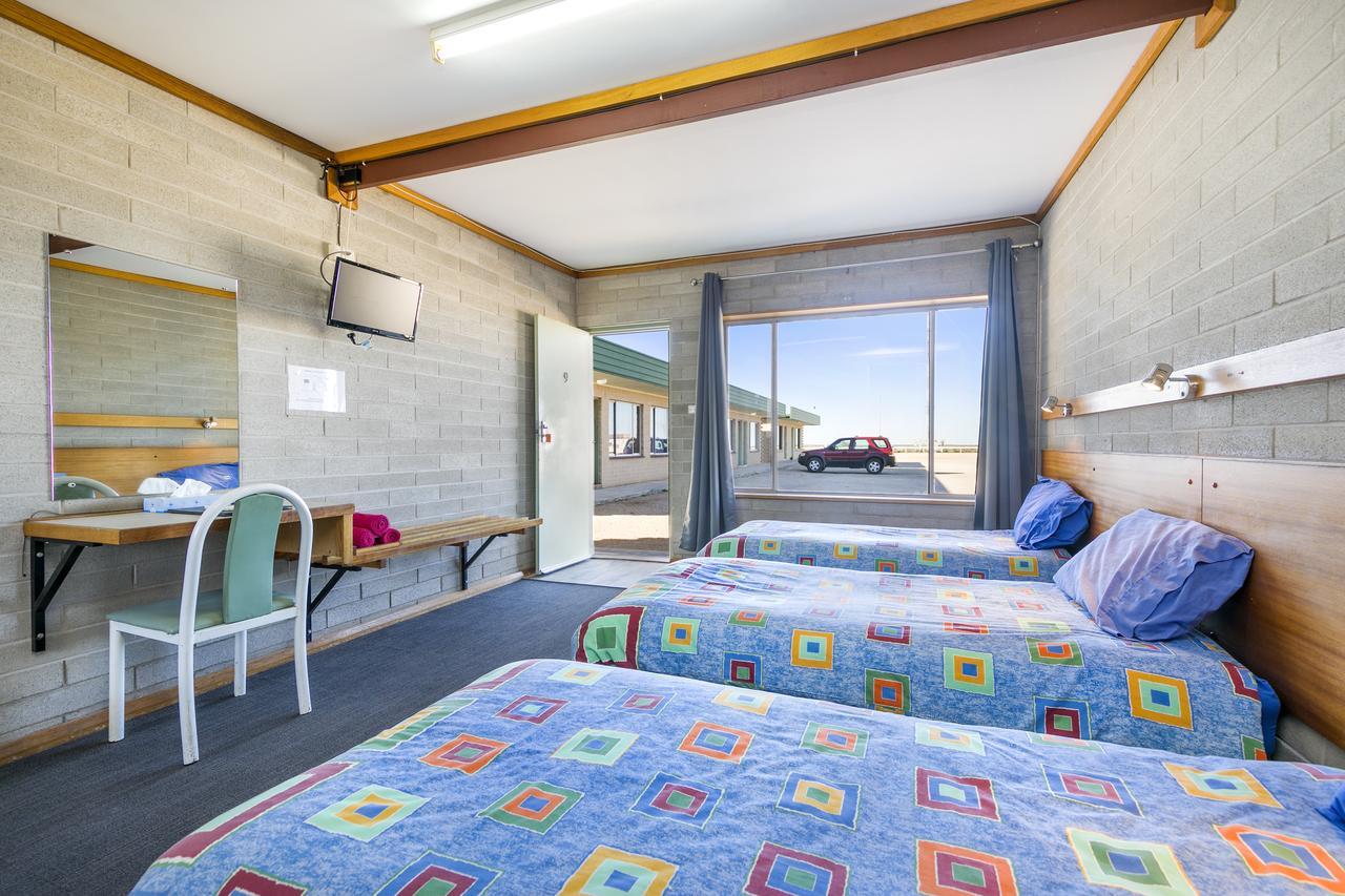 Nullarbor Roadhouse Hotel Bagian luar foto
