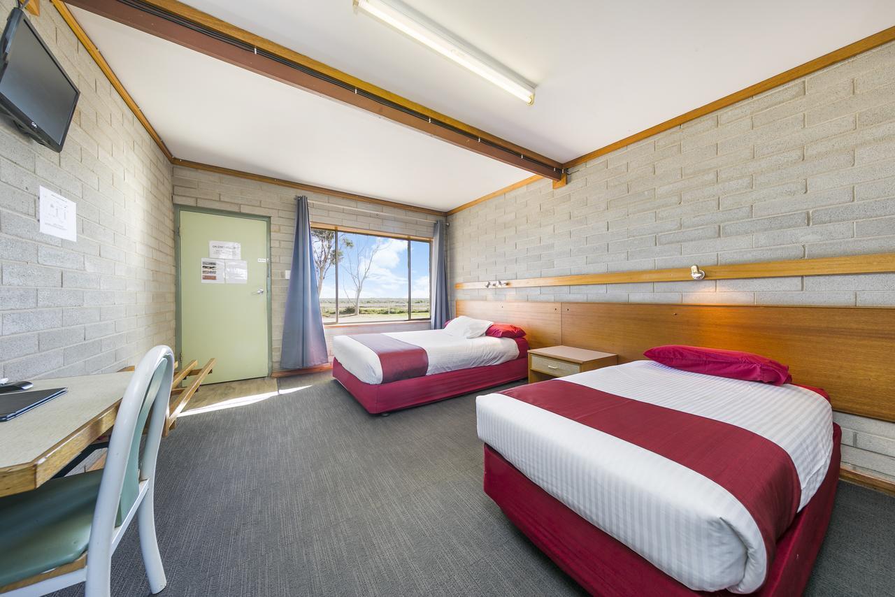 Nullarbor Roadhouse Hotel Bagian luar foto