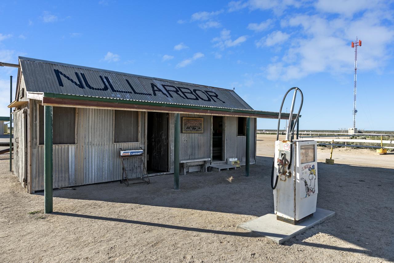 Nullarbor Roadhouse Hotel Bagian luar foto