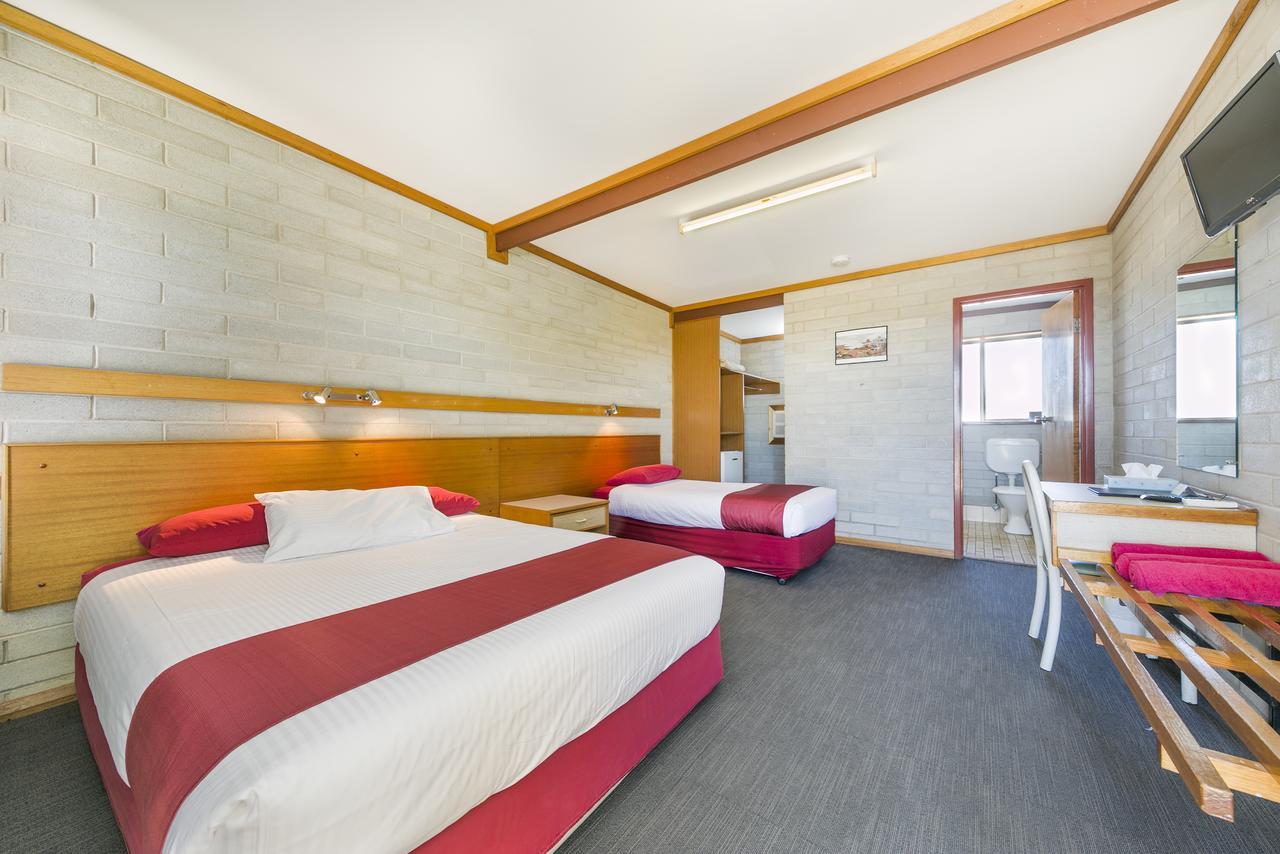 Nullarbor Roadhouse Hotel Bagian luar foto